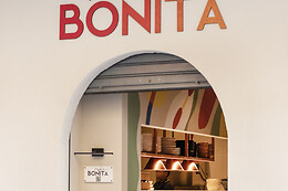 NIÑA BONITA CANTINA