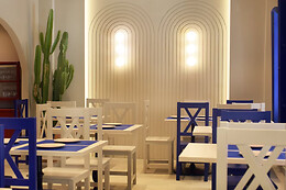 NIÑA BONITA CANTINA
