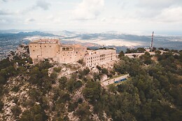 SANT SALVADOR HOSTATGERIA