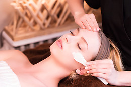 Lilou Beauty and nails