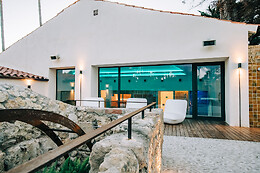 TAMARIT BEACH RESORT
