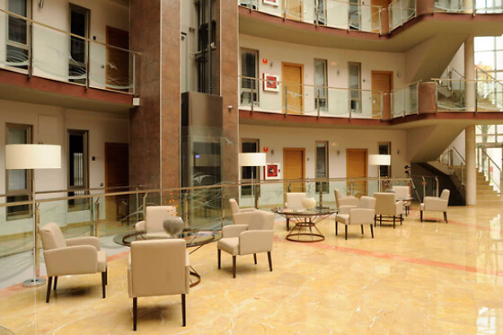 HOTEL CUMBRIA - photo 2