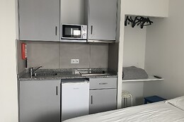 BIKE SUITE & LOUNGE